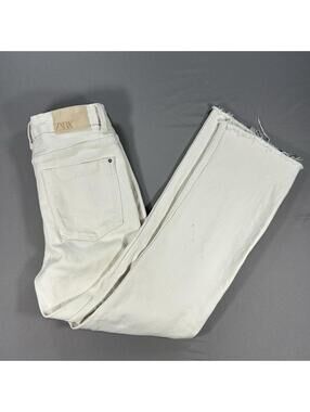 Zara Cream Colored Jeans Ripped Hem Women’s Size 6